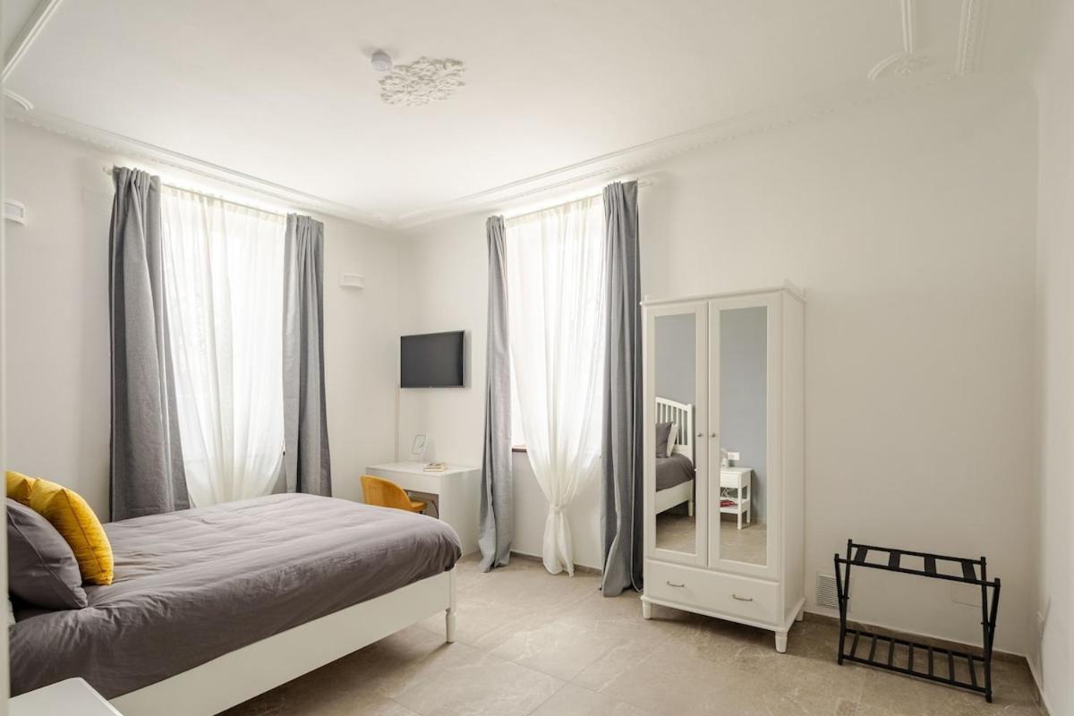 Elegant Design - Parking Appartamento Roma