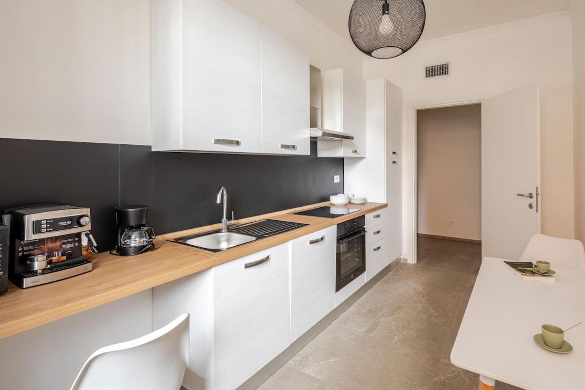 Elegant Design - Parking Roma